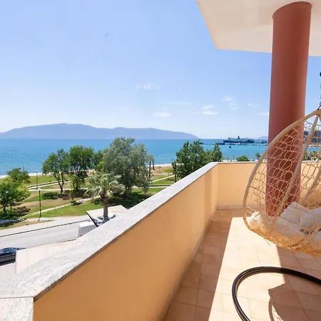 Lungomare Beachfront - By Eka Luxury Апартаменты *