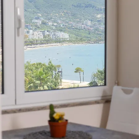 Lungomare Beachfront - By Eka Luxury Апартаменты