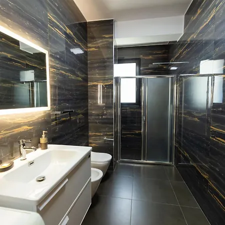 Lungomare Beachfront - By Eka Luxury Влёра